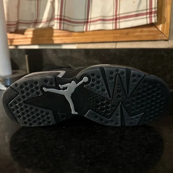 Jordan Men's Black & Gray Chrome 6’s Sneakers